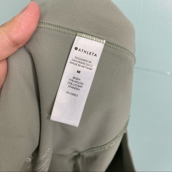 Athleta Salutation Stash Pocket II Cinch 7/8 Tight in Sage Sz M Style 599729 - Picture 9 of 9